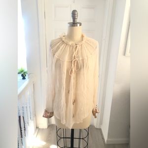 Free people long Sleeves blouse.